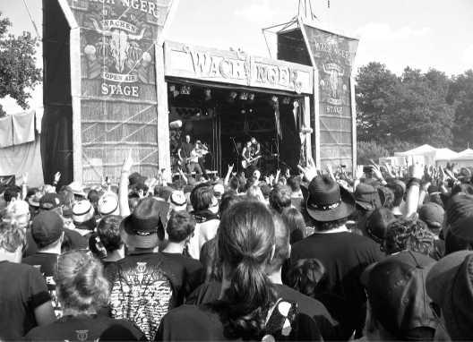 Ein Oldie in Wacken Harald Schuchardt beim größten Heavy-Metal-Festival der Welt Was, du fährst nach Wacken?