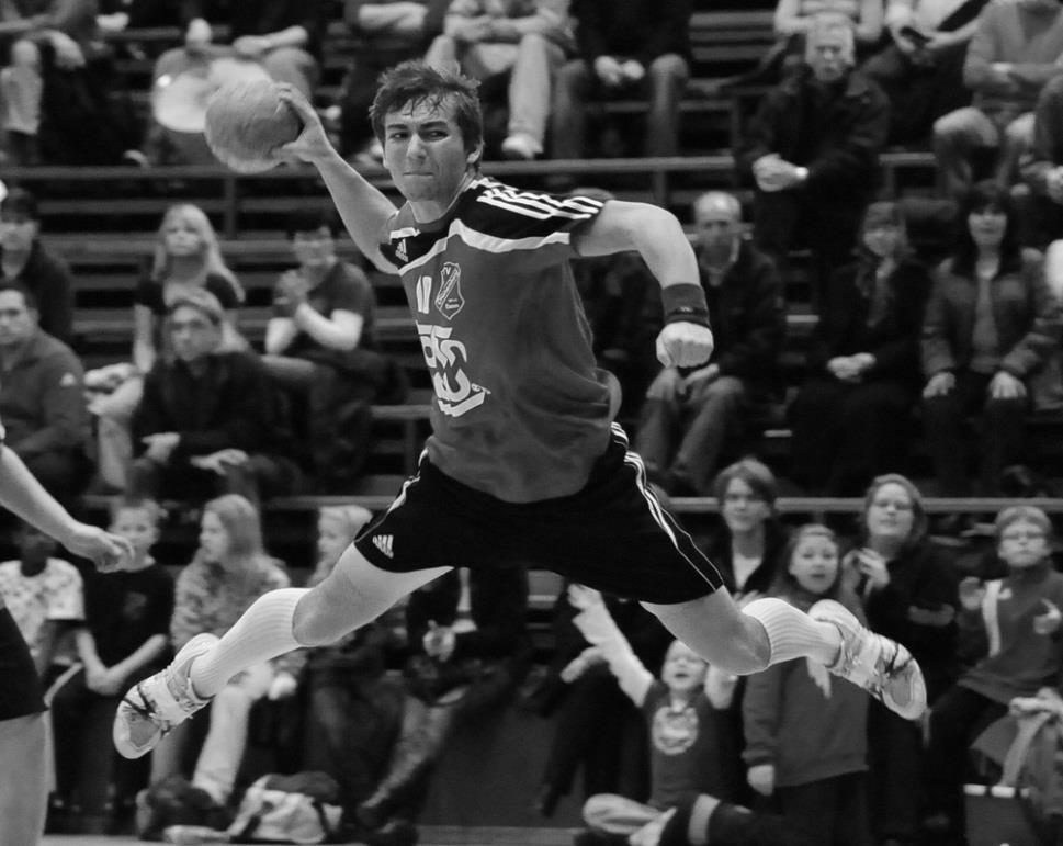 Handball Handball spielen heisst, schnell laufen, schlau kombinieren und sicher treffen.