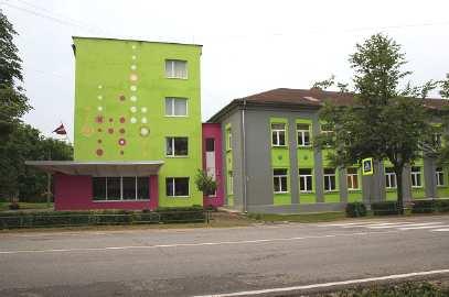 34.attēls. Līvānu 2.vidusskolas un Līvānu vakara (maiņu) vidusskolas ēkas Līvānu 2.vidusskola (274), pirmskolas izglītības grupa (17) atrodas Rīgas ielā 113/117. Tā celta 1970.gadā. 2010.