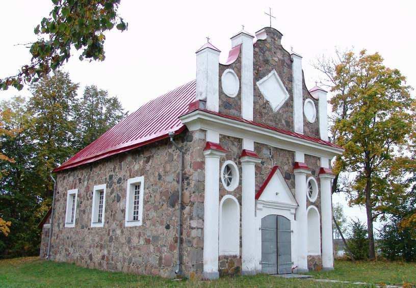 www.livani.lv 6. Madalienas Sv. Marijas Magdalēnas Romas katoļu baznīca Madalienas (Madaleņas) draudze ir viena no vissenākajām Latvijā. Tās aizsākums meklējams jau 11.gs.