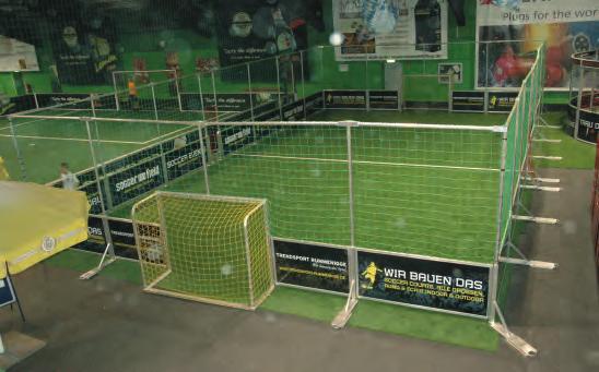 Kurzinfos Kurzinfos Soccercourt Nun hat es doch geklappt. So ähnlich wird der Soccercourt aussehen, der noch im Laufe des Monats September 2013 im Stadion an der Münsterstraße aufgebaut wird.