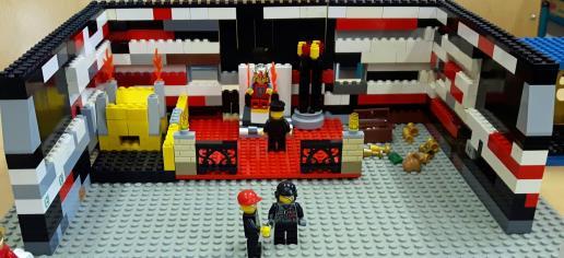 In Szene gesetzt mit Hilfe von Legosteinen tauchten sie jeden Tag in eine Ferne Welt ab und hörten, was Daniel alles erlebte.