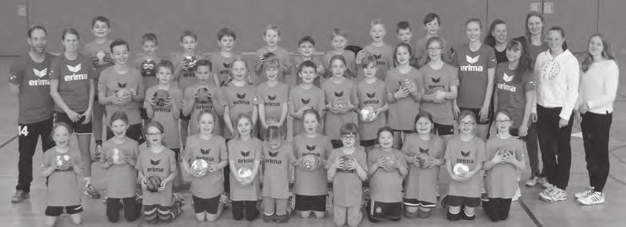 Handballcamp 2016 Habt ihr viele Handballkinder hier in Borken! So lautete die erste Einschätzung von dem Handballprofi Lasse Seidel vom Tusem Essen.