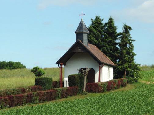 Marienkapelle Herr Karl Anton Amberger ließ die Kapelle um das Jahr 1850 aus einer Notsituation heraus erbauen. Mittlerweile befindet sie sich im Eigentum der Kirchenstiftung St. Mauritius.