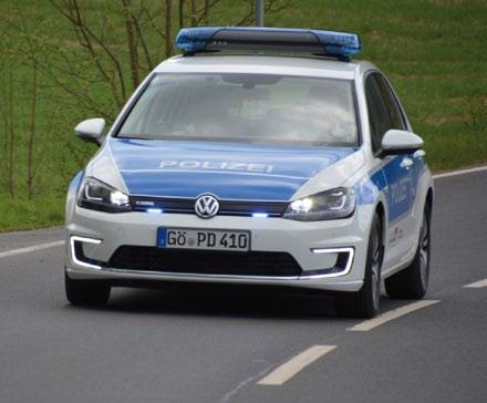 Aktuell PA Niedersachsen elearningkurs Notfallkonzeption Elektromobilität online! A Fotos: Polizei (1), Volkswagen AG (1) m 1.