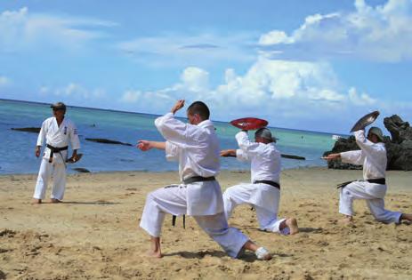Platz Viktor Vollmer (Nordhausen) Thüringer Kobudo-ka bei Karate-Weltmeisterschaft auf Okinawa erfolgreich Okinawa (Japan) - 34 Grad im Schatten Luftfeuchtigkeit fast 100% 1.