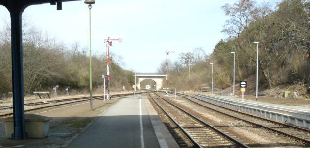 Streckenausbau Erfurt Nordhausen Modernisierung der Bahnhöfe und Haltepunkte Zugang zu Bahnsteigen für mobilitätseingeschränkte Reisende in Sondershausen Maßnahmen an Ingenieurbauwerken und