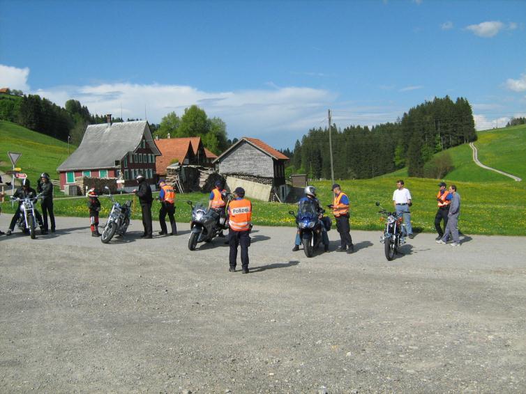die Kantonspolizei im Jahr 213 auch wieder diverse Motorradkontrollen, in Zusammenarbeit mit dem