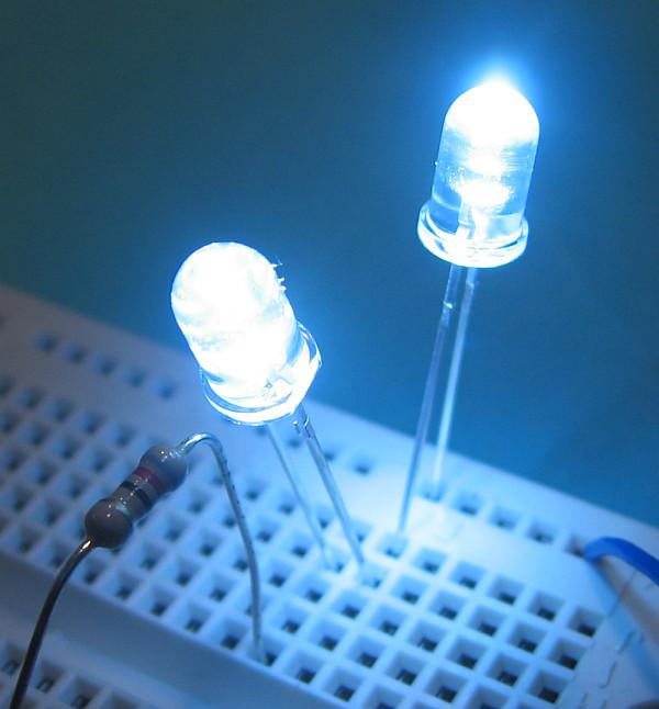 Makroaufnahme einer Leuchtdiode mit 5 mm