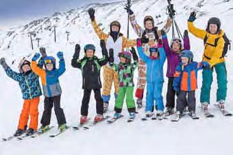 Kandel - 24 - Ausgabe 4/2018 Am letzten Tag organisierten die Skilehrer ein Rennen, bei dem wir alle, als aufgeregte Zuschauer, staunende und stolze Eltern oder mitfiebernde Freunde den Parcours