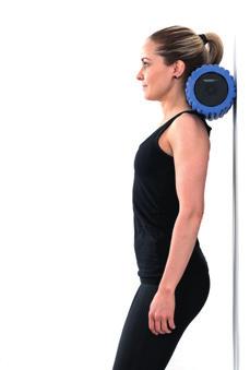 REGENERATION / FASZIENTRAINING / MASSAGE Rücken Legen Sie sich auf den Rücken und platzieren Sie die THERMOFIT 3-1 Vibrationsrolle darunter Stellen Sie die Beine leicht Hüftbreit geöffnet auf Legen