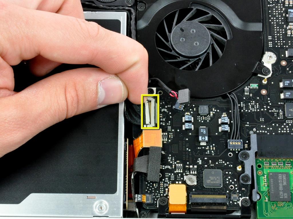 Einbau einer dualen Festplatte an einem MacBook Unibody Model A1278 Schritt 7