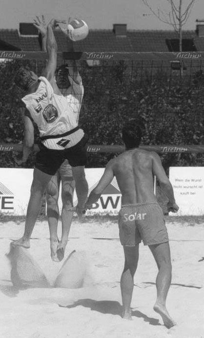 Herren I Summertime is Beachtime Auch in diesem Jahr wurde der Sommer für die Volleyballer des SV Lohhof nicht nur zur Erholung genutzt. Viele tourten erfolgreich durch ganz Bayern und Deutschland.