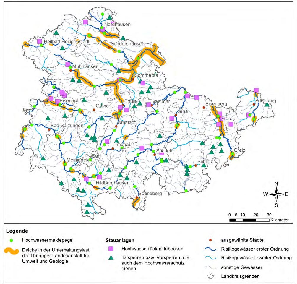Die Hochwassermeldepegel, Deiche in der Unterhaltungslast der Thüringer Landesanstalt für Umwelt und Geologie sowie die Stauanlagen, die auch dem Hochwasserschutz dienen, sind in Abbildung 35