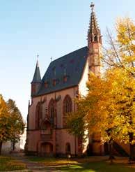 Michaelskapelle erbaut und im Jahr 1445 geweiht 4 Das tausendjährige Weindorf Kiedrich im Rheingau wird zu Recht oft Schatzkästchen der Gotik genannt.