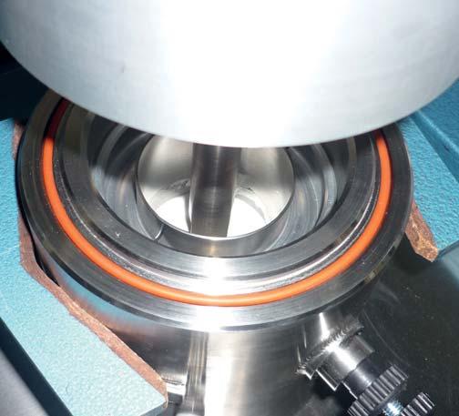 2 3 10 μm dünner und Initiator auf die Viskosität des Schlickers, die maximal härtbare Foliendicke sowie die mechanischen Eigenschaften der Folien wurden untersucht.