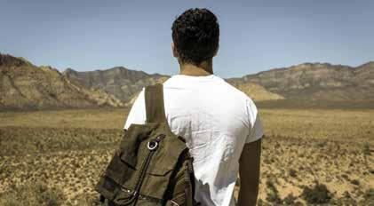 Farhad ist ein junger Flüchtling aus Afghanistan. Farhad erzählt: Ich habe meine Tasche genommen, alle haben gedacht Farhad will zum Fußball gehen.