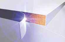 Sie kann über Laser, Hot-Air oder NIR verarbeitet werden und bewirkt, dass Kante und Bauteil dauerhaft zu einer optischen und