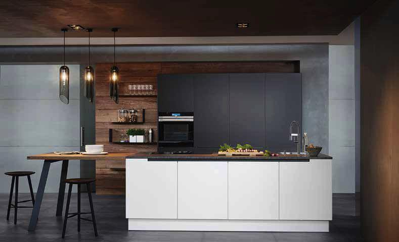 Messevorschau Küchenmöbel Modern aber nicht cool. Mit dem Jubiläumsmodell ewe50 verbindet der österreichische Hersteller moderne Ästhetik mit smarten Funktionen.