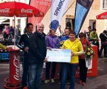 Jede(r)mannlauf Am 6. Oktober 2013 fand der traditionelle Jede(r)mannlauf durch die Salzburger Altstadt mit rund 600 Profi- sowie FreizeitläuferInnen statt.