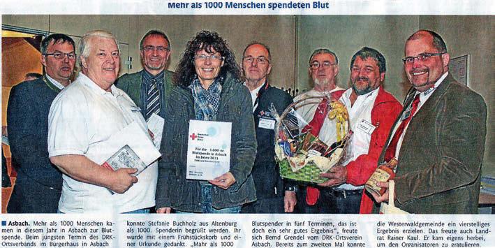 Bei der letzten Blutspende im Jahr 2011 wurde Stefanie Buchholz aus Altenburg als die 1.000. Spenderin begrüßt. Glückwünsche gab es von dem Bürgermeister Hans Peter Dahl, 2.