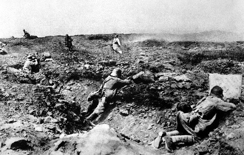 Aufgabe 9 Q6 Englischer Schützengraben während der Somme-Schlacht 1916 Q7