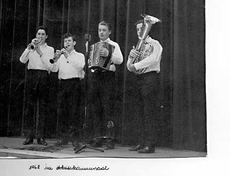 38 55 Jahre Hörgaser Buam Seppi Gogg, Manfred Jaritz, Gerold Peer, Walter Schlosser und Siegfried Schalli: Das sind heute die Hörgaser Buam, die als älteste Musikgruppe der Gemeinde vor 55 Jahren