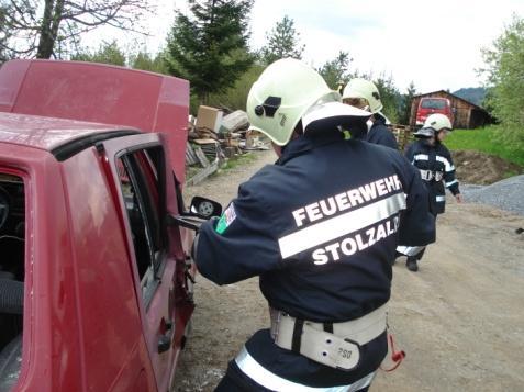 Die Feuerwehrjugend unter der Führung von Roswitha Summer, Andreas Rossmann und Ernst Topf hatten zahlreiche Ausbildungen und Schulungen zu absolvieren.