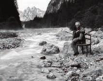 Gerd-R. Lang, Uhrmachermeister und Gründer von Chronoswiss. Nationalpark Berchtesgaden. 30. August 2005, 7.58 Uhr. geschoss und ersten Obergeschoss.