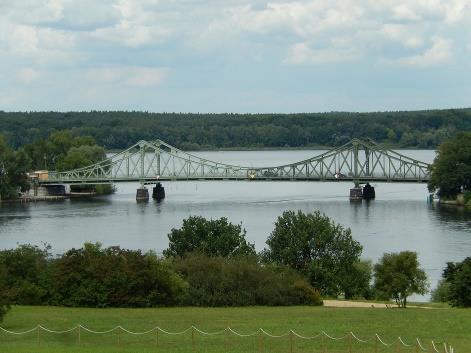 Potsdam aus durch den Schlosspark Babelsberg bis zur