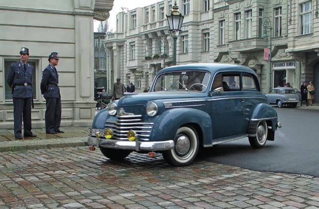 REPORT Ein neuer Film mit alten Opels! Ende März brauchte man zu Dreharbeiten wieder alte Autos für belebte Straßenszenen, so auch meinen 56er Rekord.