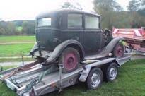 1929, O-Ton: Mein Mann Karl und ich Karin haben einen alten Opel von 1929, unrestauriert, den wir seit 42 Jahren mit uns führen, egal wo wir hinziehen.