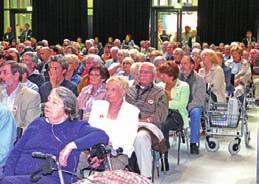 Symposium-Lunge Das Symposium ist eine jährlich stattfindende ganztägige Veranstaltung, die von Patienten für Patienten durchgeführt wird.