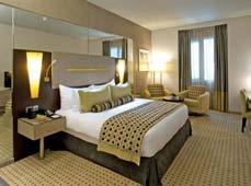 Hoteltransfers und Flughafengebühren 2 Übernachtungen in Abu Dhabi 250, im Doppelzimmer im 5-Sterne-Luxushotel GRAND MILLENNIUM AL WAHDA inkl.