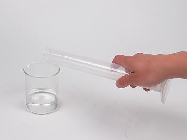 Durchführung Durchführung Ablauf Gib in das saubere Becherglas 100 ml Essig (Abb. 1). Bestimme das Gewicht des Becherglases mit Essig. Abb.