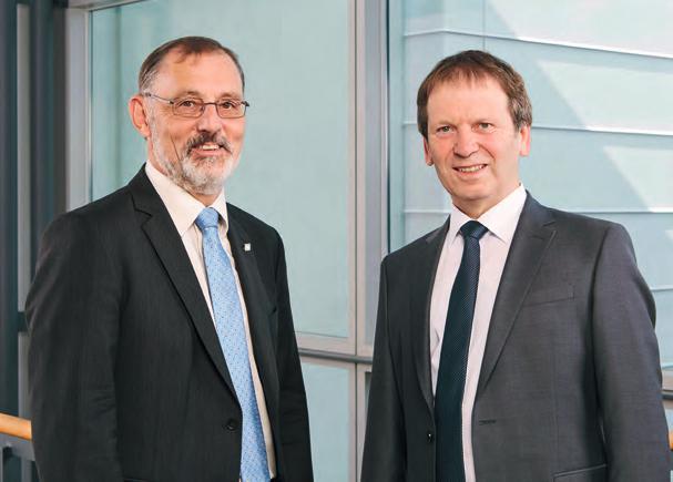 VORWORT Die Institutsleiter Dr. Andreas Bett (links) und Prof. Dr. Hans-Martin Henning (rechts).