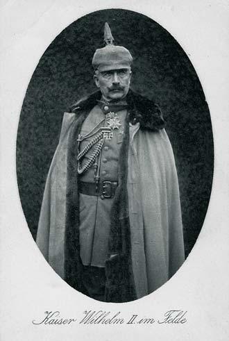 Abb. 1. Kaiser Wilhelm ernst und stolz in Felduniform. Die kostbaren Fotoalben mit Ledereinband und Bronzeschließe wurden zu einem wichtigen Teil der Selbstdefinition und der Selbstpräsentation.