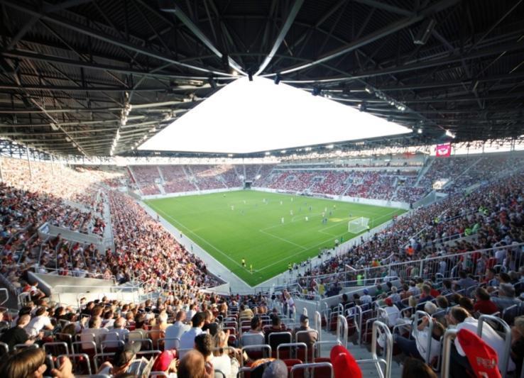 Erste CO 2 -freie Rasenheizung WWK Arena (ehemals impuls arena und SGL arena) Augsburg Heizenergiebedarf: 1,7 Mio.
