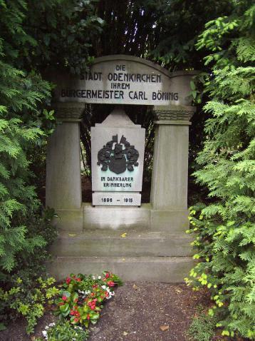 Grabmal Karl Böning Bürgermeister in Odenkirchen von 1896 1915 nach ihm wurde die Böningstraße in Hockstein