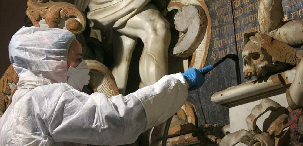 Kulturgüter entgiften Know-how für Restauratoren und Denkmalschützer Um Kunstobjekte vor Schimmel oder Insekten zu schützen, wurden in Museen in den vergangenen Jahrzehnten oft Hilfsstoffe wie