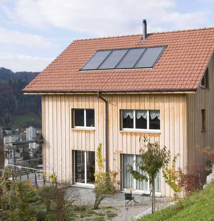 Infos für die Energie- und Gebäudeberatung Januar 2015 GebäudeKlima Schweiz INFO > Wärme aus Sonnenenergie Gian Vaitl >