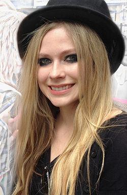 Avril Lavigne Die Rocksängerin mit kanadisch-französischen Wurzeln ist seit ihrer Kindheit