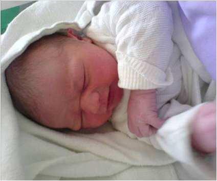 Frühe Entwicklung - Ein Säugling verfügt über angeborene Wahrnehmungen von Affekten in Stimme, Mimik und zeitlichem Ablauf mit seinem