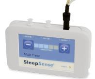 Dieser Sensor schaltet sich automatisch ein, wenn er Atmung registriert und schaltet automatisch aus, wenn 5 Min. keine Atmung registriert wird.
