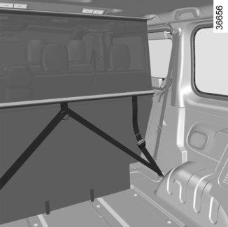 TRENNNETZ (2/2) 1 2 A 3 4 8 5 Anbringung des Trennetzes A hinter den Rücksitzen Im Fahrzeuginnenraum auf beiden Seiten: