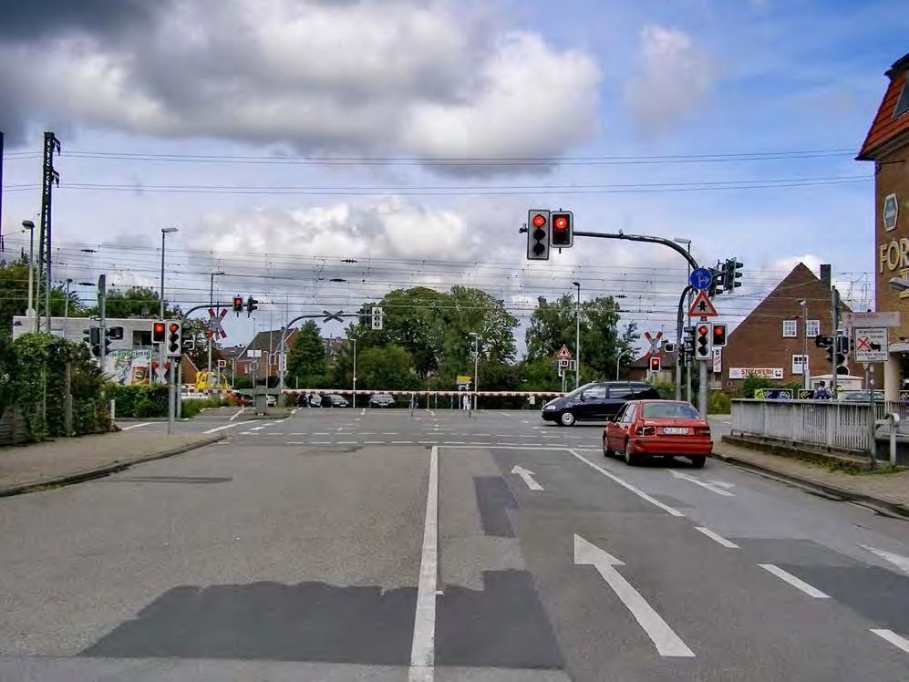 Ist-Situation: Bahnübergang Am Löwentor Ansicht auf den heutigen Bahnübergang Am Löwentor