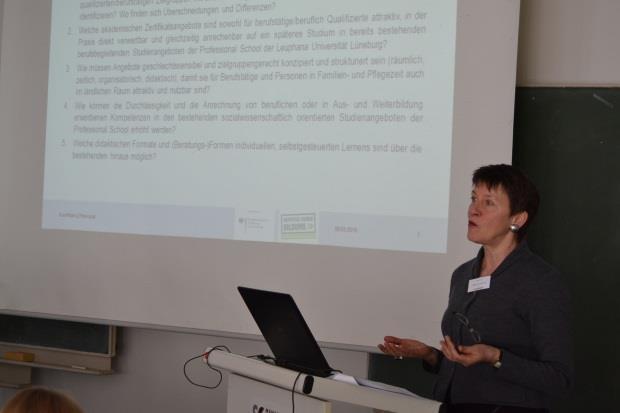 Präsentationen des Projektes Präsentation 1: Hintergrund und Querschnittsthemen Prof. Dr. Angelika Henschel stellt anhand einiger Folien Kernbereiche des Projektes vor.