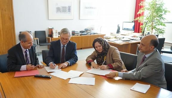 Unterzeichnung Memorandum of Understanding Am 03.12.2015 fand im Präsidium der TU Berlin in Anwesenheit der Generalsekretärin des DAAD, Frau Dr.