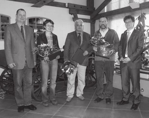 Ehrenpreise des LKV 2007 FEK nach Bestandsgröße Betriebe mit der höchsten FEK nach Bestandsgrößen v.l.n.r: Herr Behn, Frau Scherpenzeel (Below), Herr Schulz (Ahrenshagen), Herr Tschirner (Steinhagen), Herr Dr.