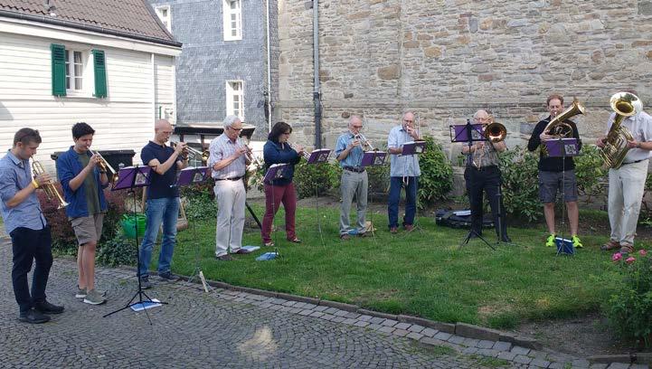 Der Posaunenchor der Gemeinde Foto: Silke Althaus Was macht die Gemeinde, wenn sie draußen Musik braucht?